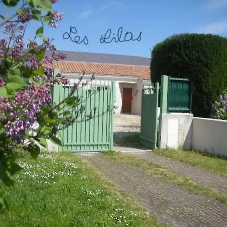 לינה וארוחת בוקר D'hotes Les Lilas