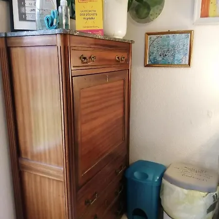 D'hotes Les Lilas לינה וארוחת בוקר